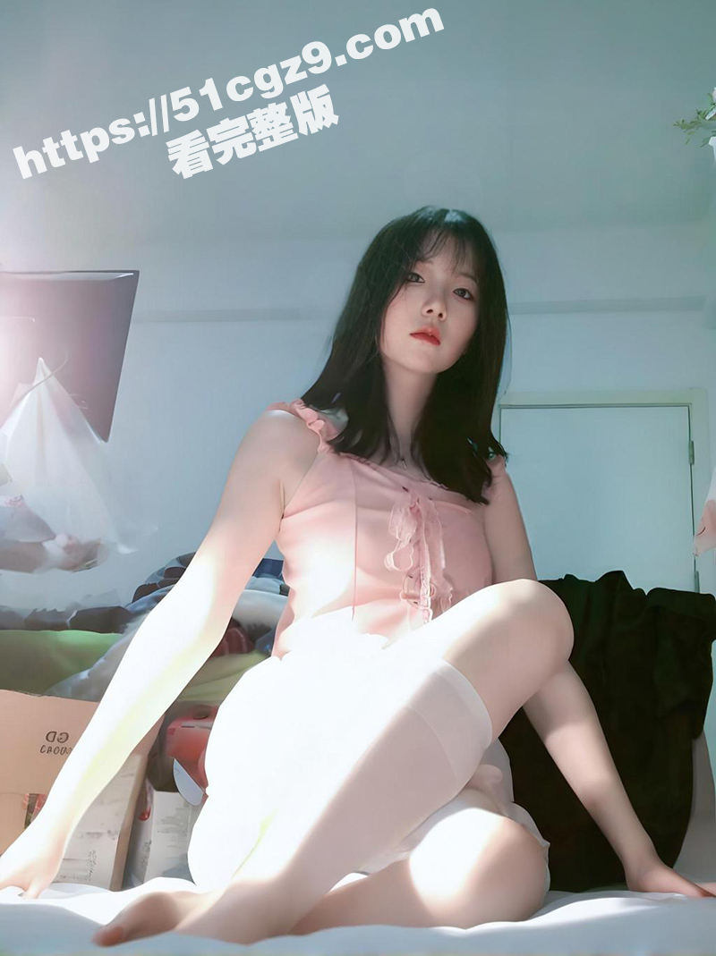 武汉高颜值厂妹 下海推特做福利姬 极品身材超清纯品嫩妹 被后入爆操