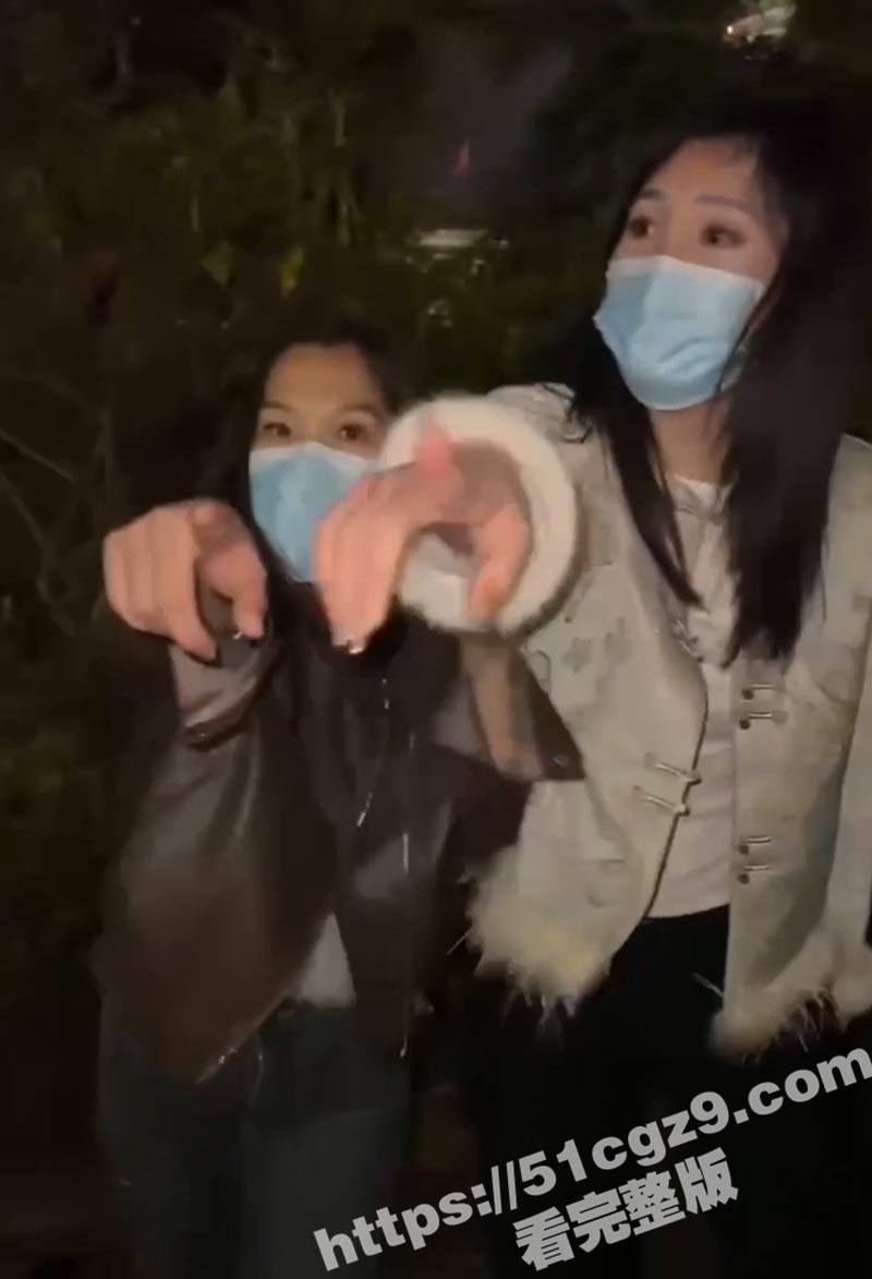 广西精神小妹深夜公园相关图片