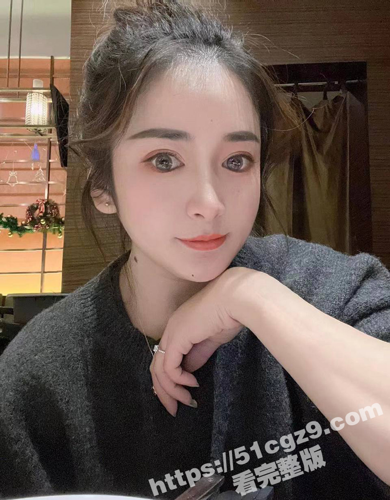 青岛服装店老板娘 王婧岚 出轨 把炮友带回家偷情大骚逼被操到黑得发亮 彻底沦为肉欲奴隶