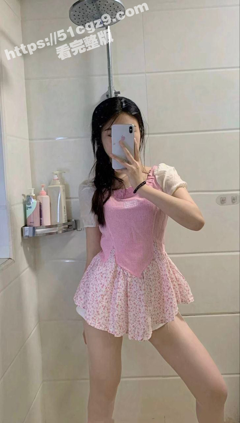 反差翘臀母狗 周莉莉 外表单纯女孩实则色胆包天 停车场车震口交男友视频曝光