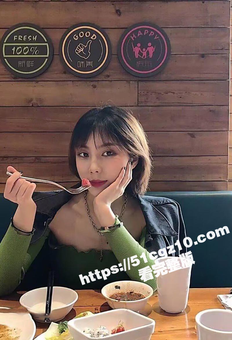 深圳白富美 赵书涵 与健身教练偷情自拍流出 高冷酷妹地为大屌教练口交 再被后入猛操