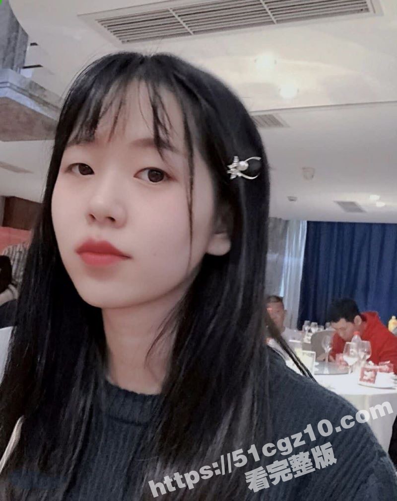 江苏盐城师范学院大一清纯学妹 余晓燕 被偷拍做爱视频 白嫩酮体遭到体育生猛烈打桩 淫水都肏干了