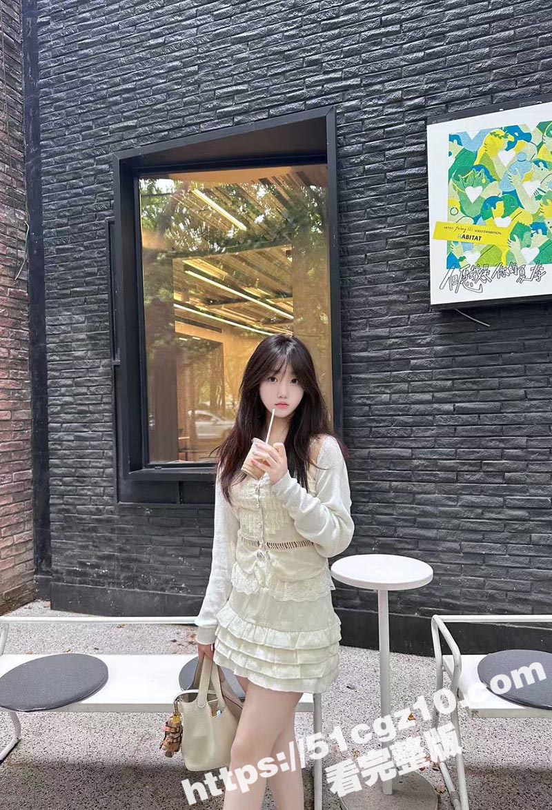 超清纯可爱女大学生 相关图片