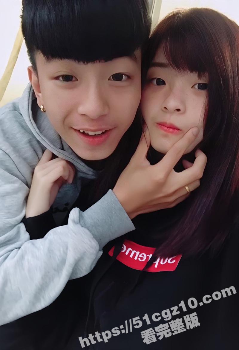 清纯可爱学生妹 杨青青 与男友做爱视频流出 青涩少女口含大屌 多毛蜜穴被男友肆意抠弄 淫水横流