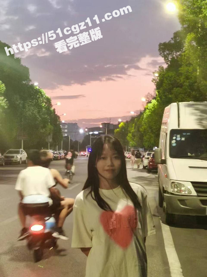 贵州民族大学学生妹张语佳 大学三年被男友白嫖三年 还把性爱视频给兄弟们分享！