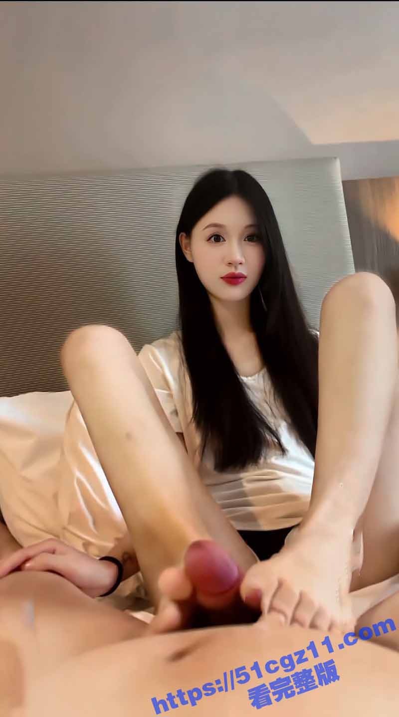 高颜值女神被猥琐胖子相关图片