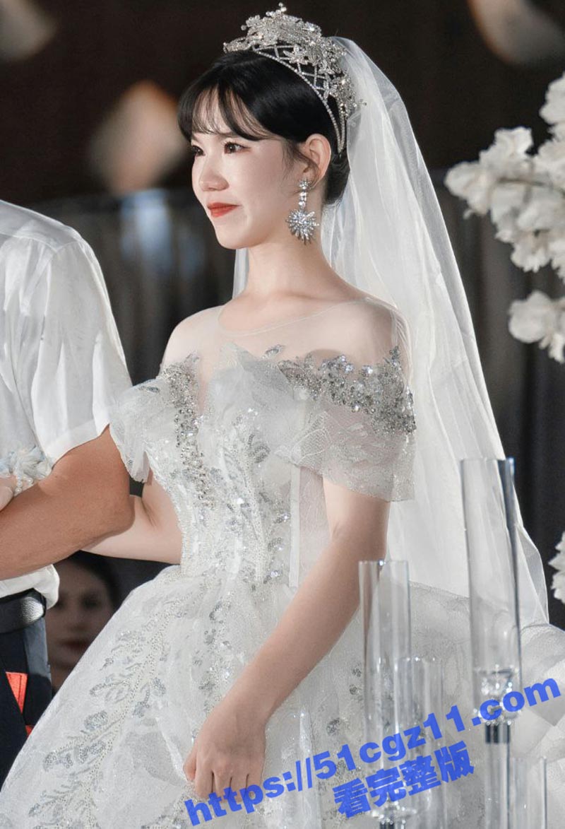 绿帽大神分享自家幼师骚妻 柳柳 性爱私拍 KTV内玩弄娇妻双奶 舔穴假屌插逼 花式玩法淫荡至极
