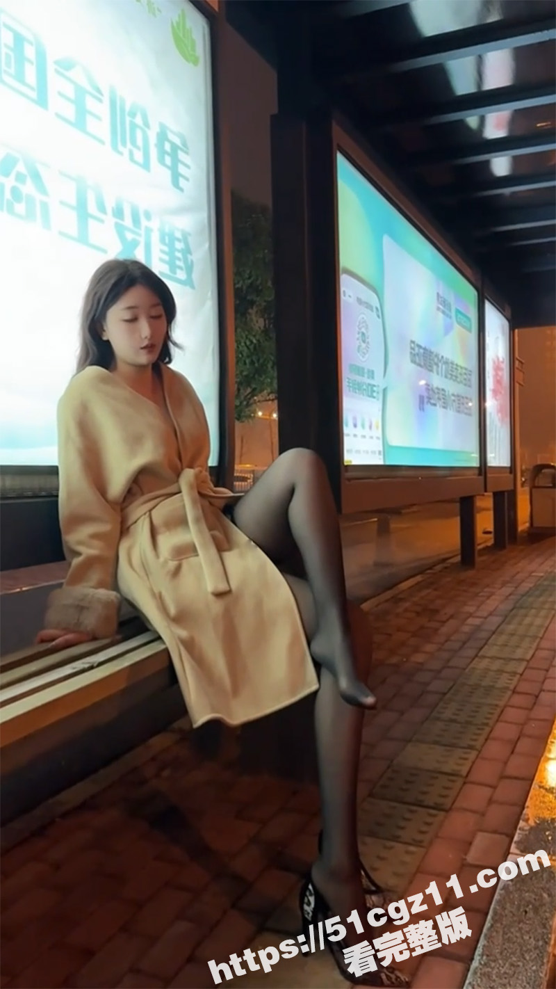 秀人网嫩模女神江真真 高颜值顶级身材尤物 情趣黑丝户外露出 酒店自慰棒玩穴 私拍福利视频流出
