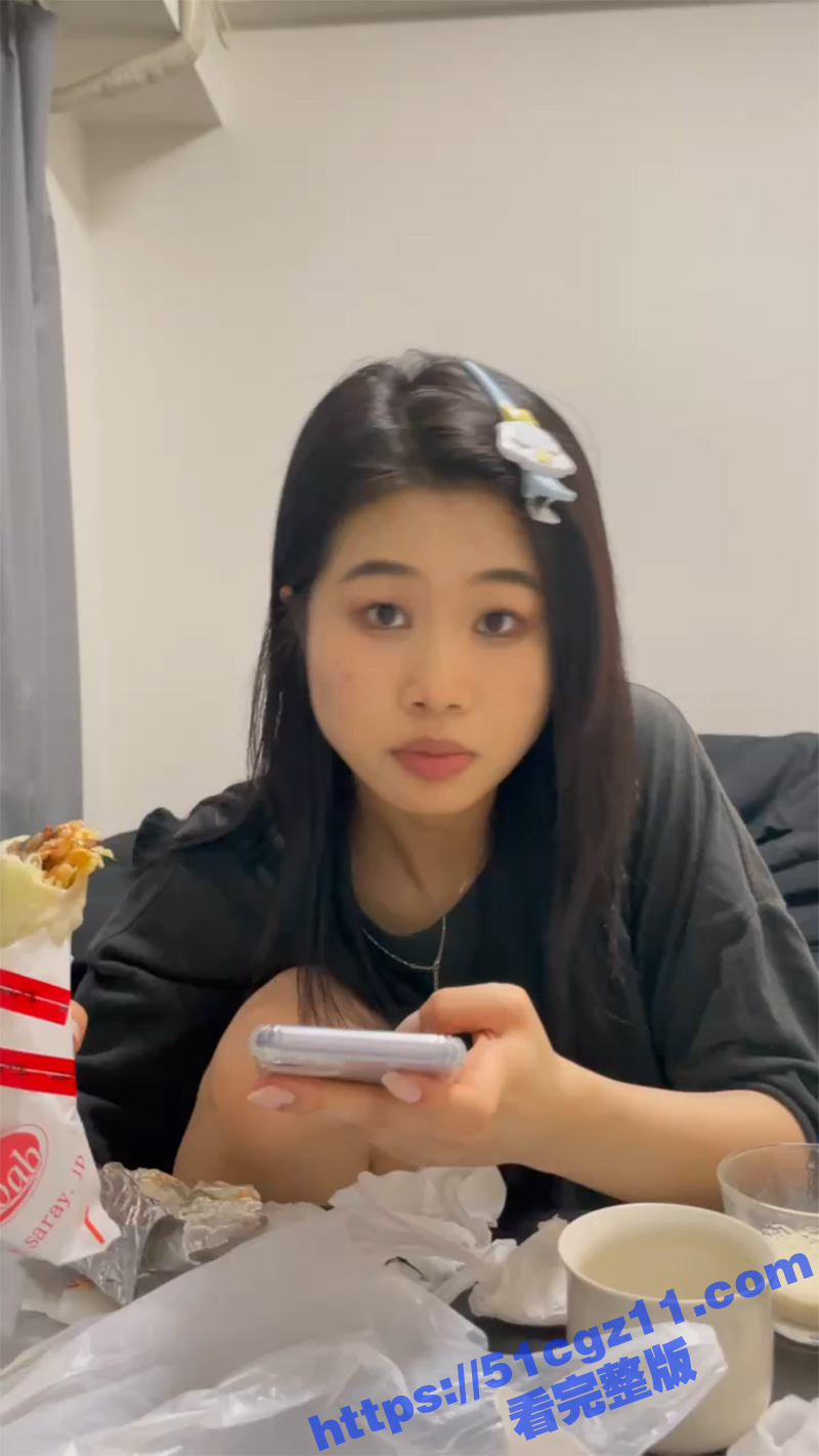 情侣投稿曝光 翘臀骚母狗长腿嫩穴皮肤白皙 被无套猛攻中出爆操 操的母狗满面潮红叫声超淫荡