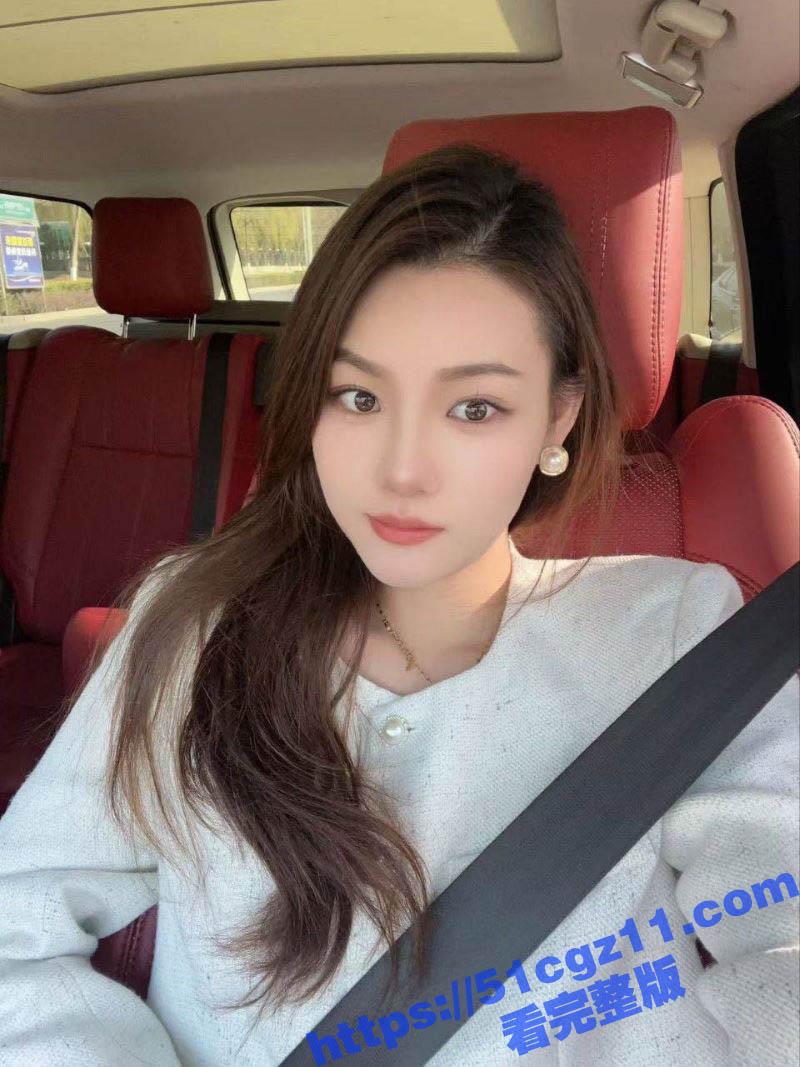 南京丰满孕妇 黄美林 早期泄密视频流出 哺乳期找单男3P啪啪 被操的奶水四溢 极其淫骚！