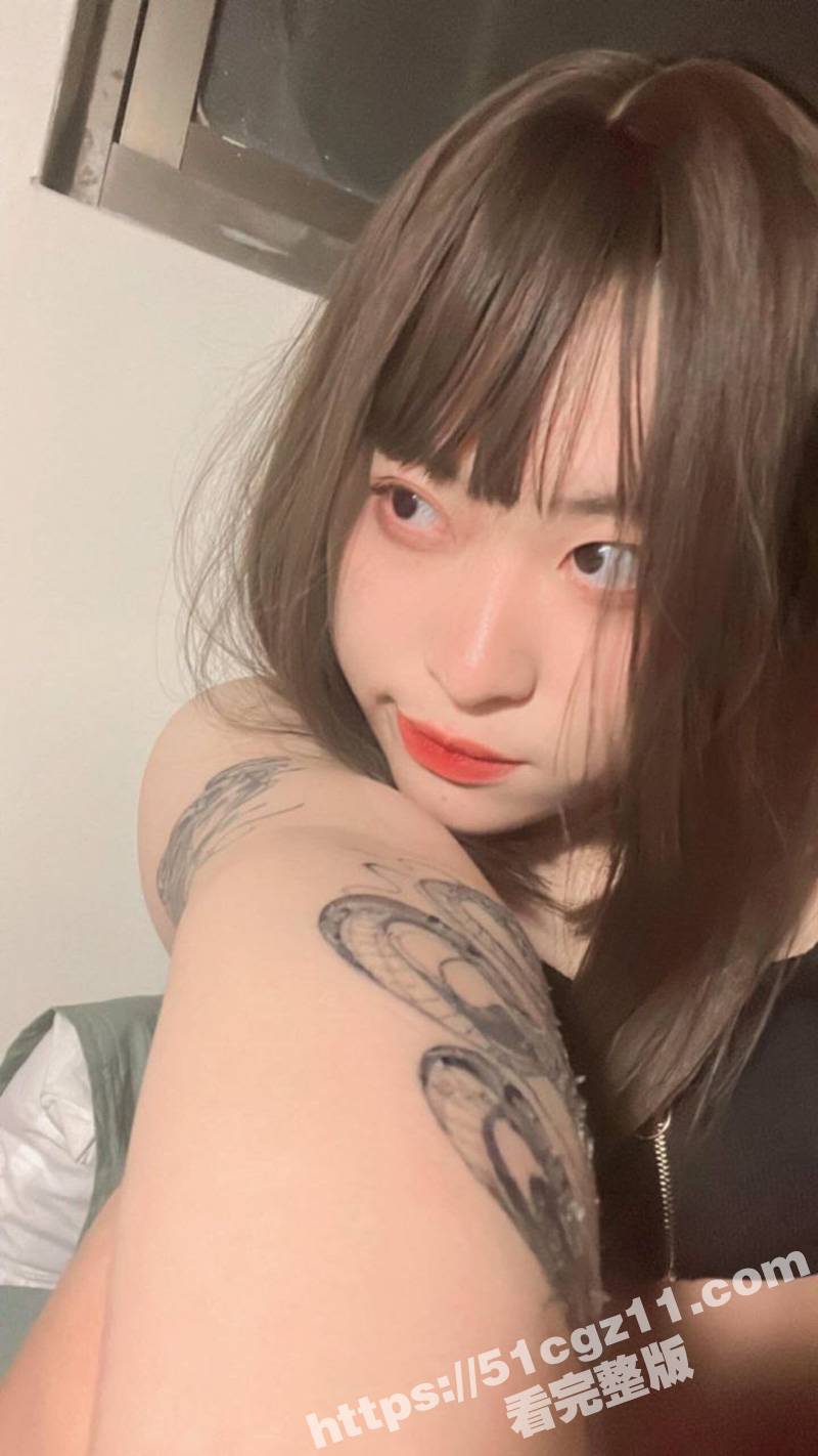 18岁反差婊学生妹 相关图片