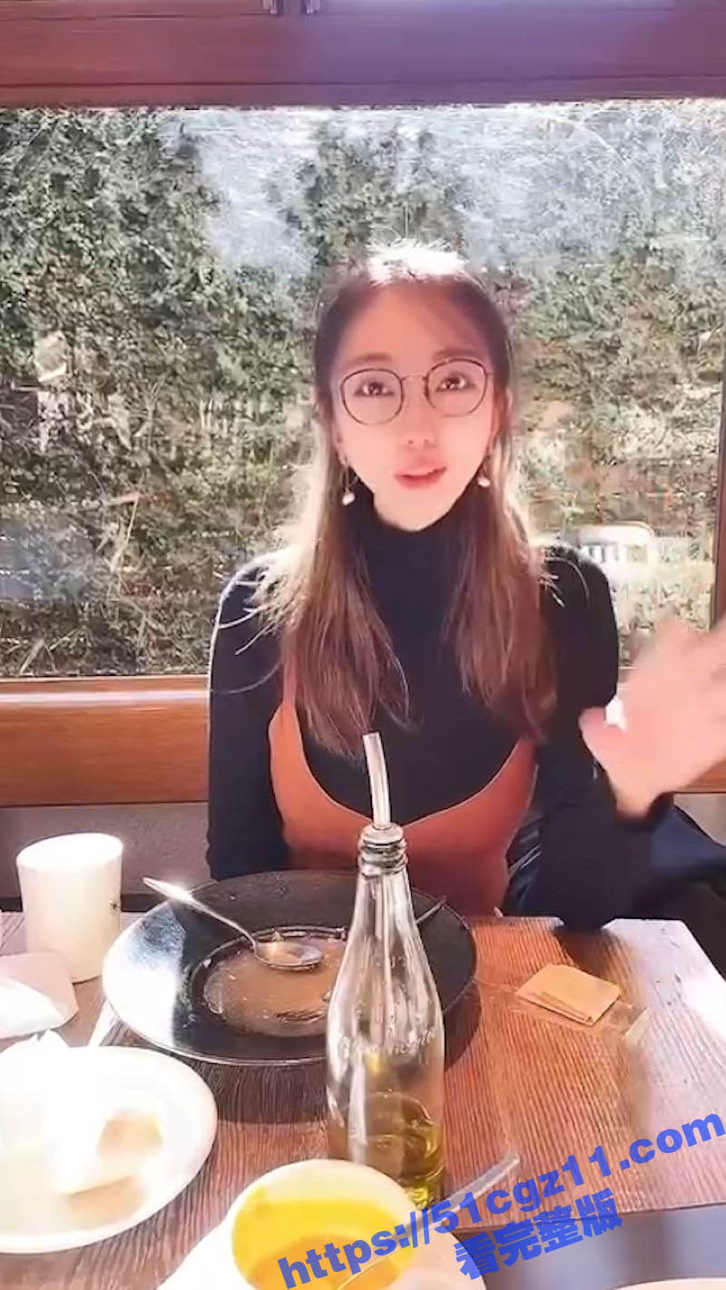 眼镜妹从未让人失望 相关图片