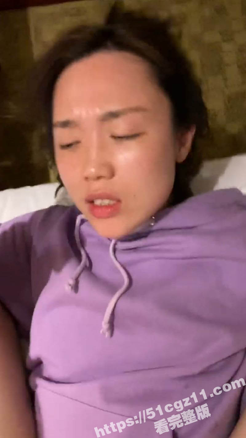 极品短发少妇嫌弃老公相关图片