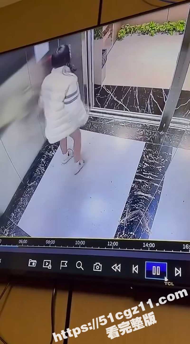 佛山小仙女电梯内随意相关图片