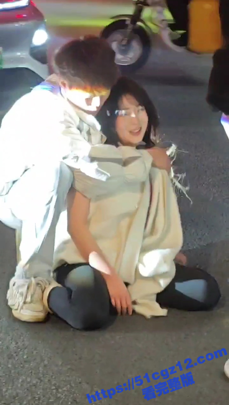 深圳街头醉酒小仙女失相关图片