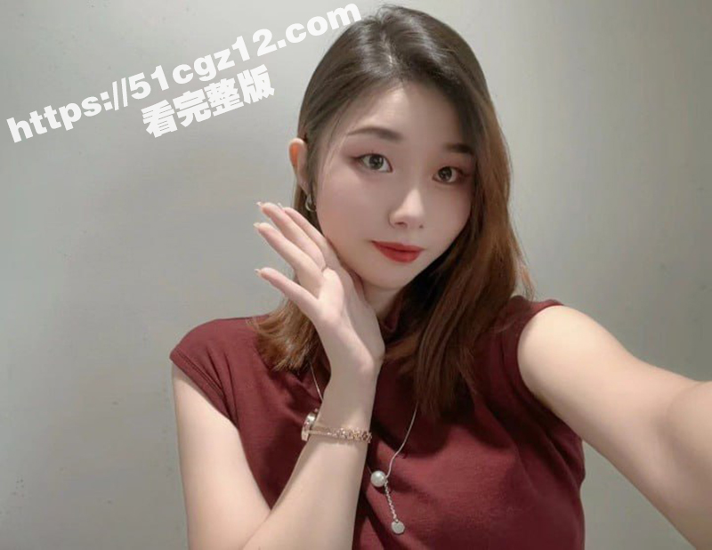 火锅店女服务员 高颜值大奶95后 因网赌负债79万 被迫与闺蜜老公进行性交易