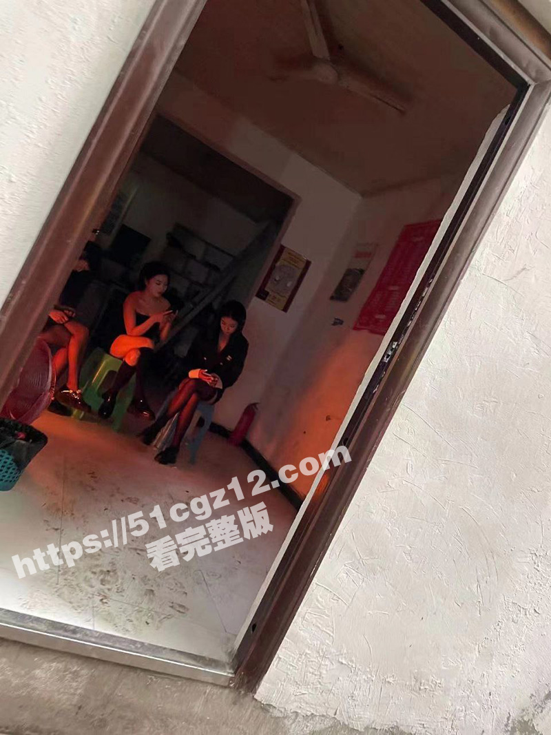 瓜友投稿 深夜街头2相关图片