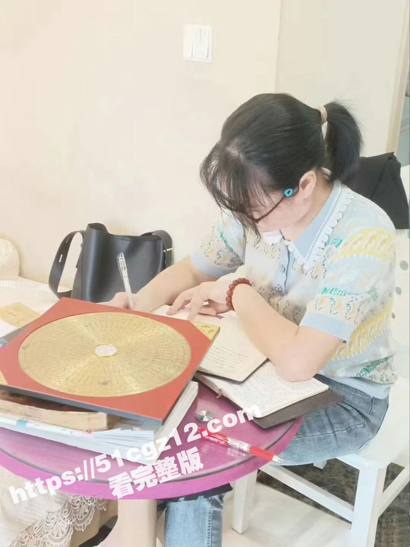 熊芳彬钦天监睡女弟子相关图片