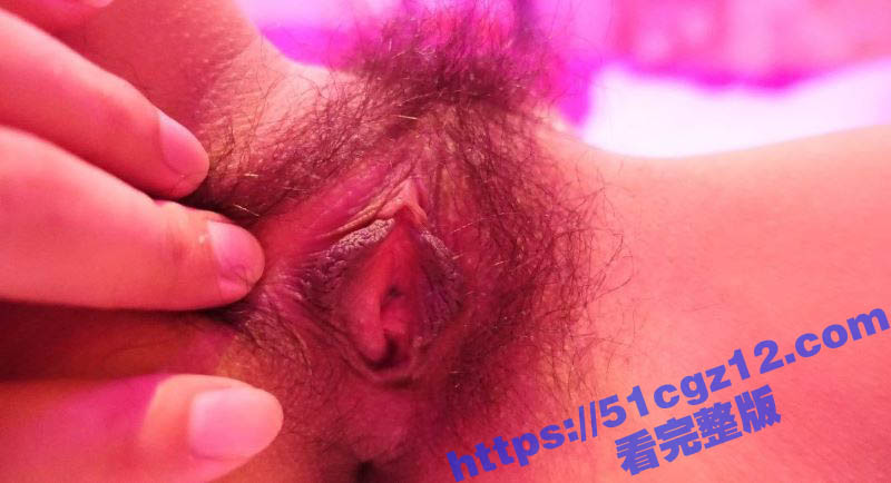 极品大一学生妹与男友相关图片