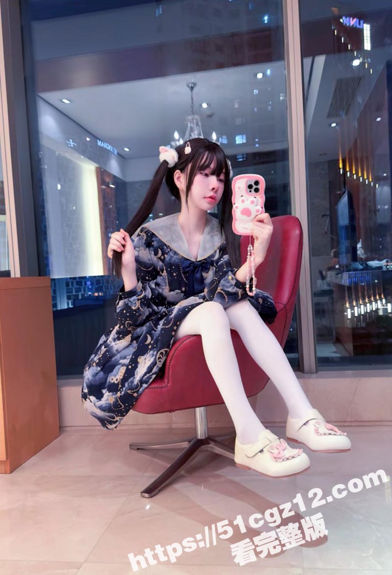 推特巨乳反差萝莉 金相关图片