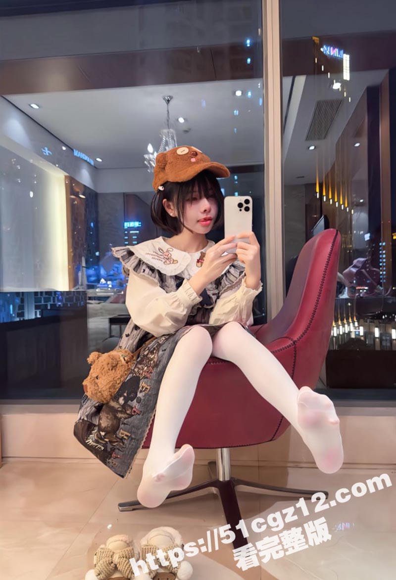 推特巨乳反差萝莉 金相关图片