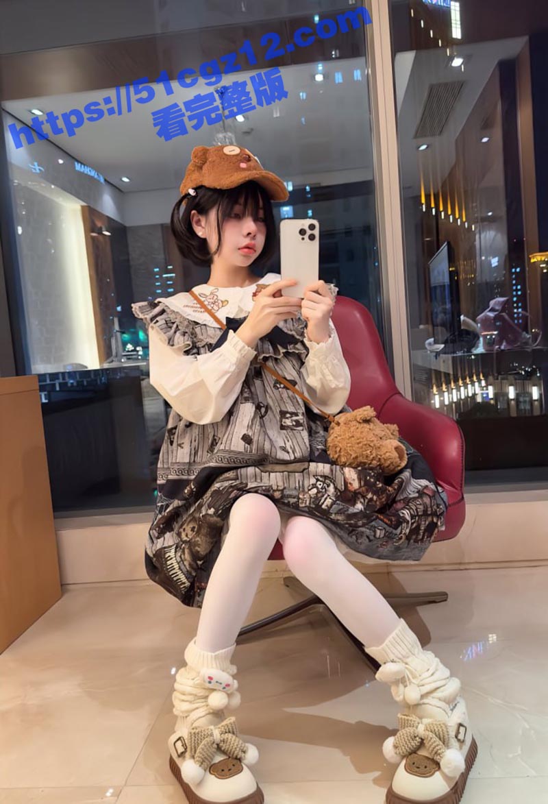 推特巨乳反差萝莉 金相关图片