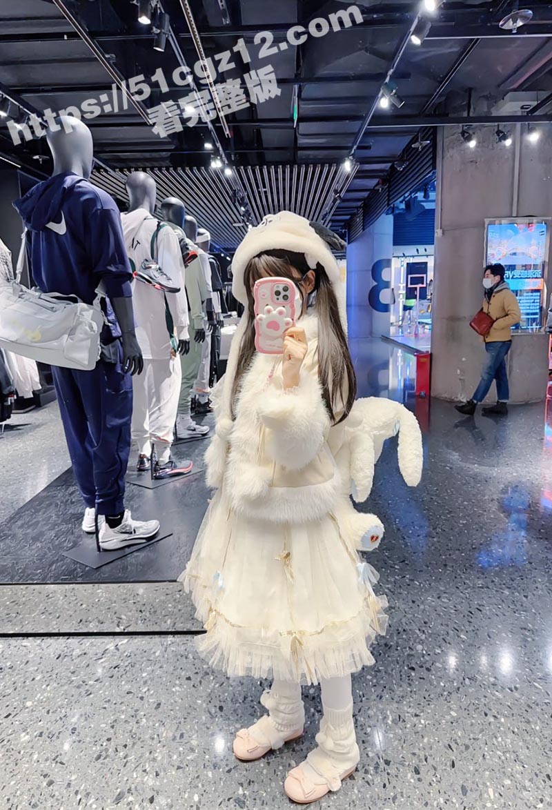 推特巨乳反差萝莉 金相关图片