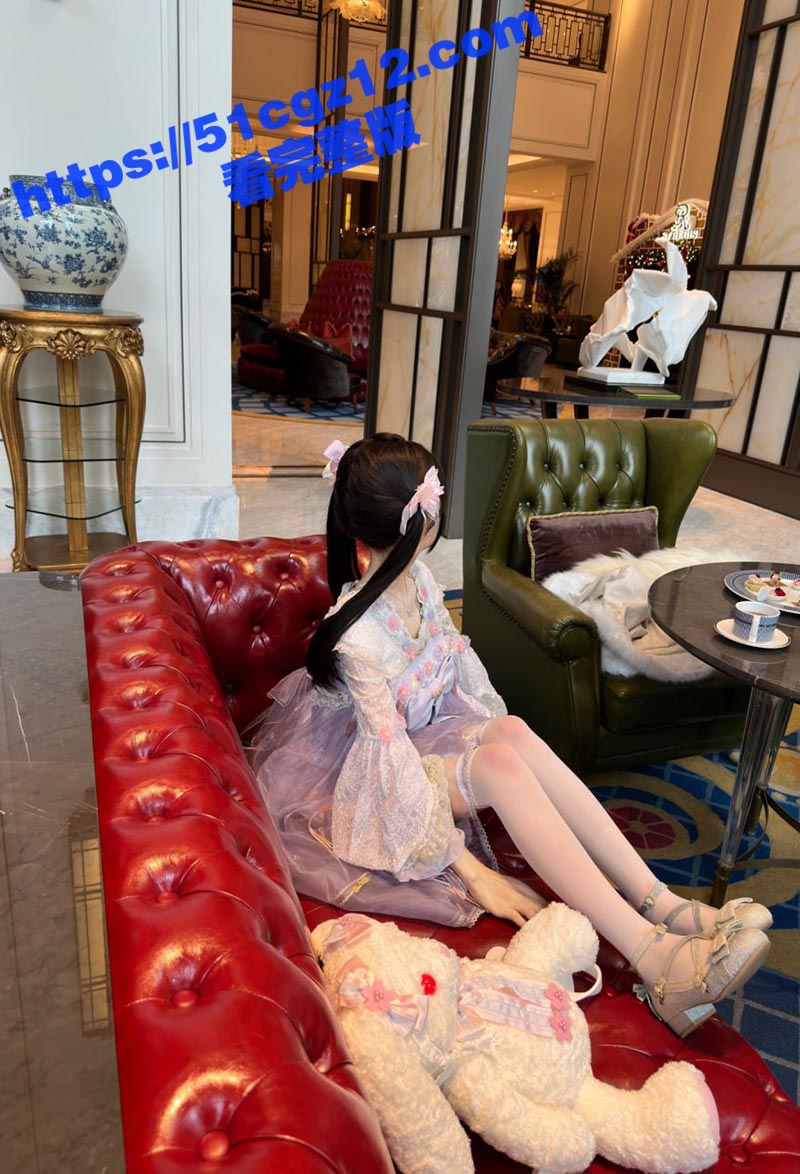推特巨乳反差萝莉 金相关图片