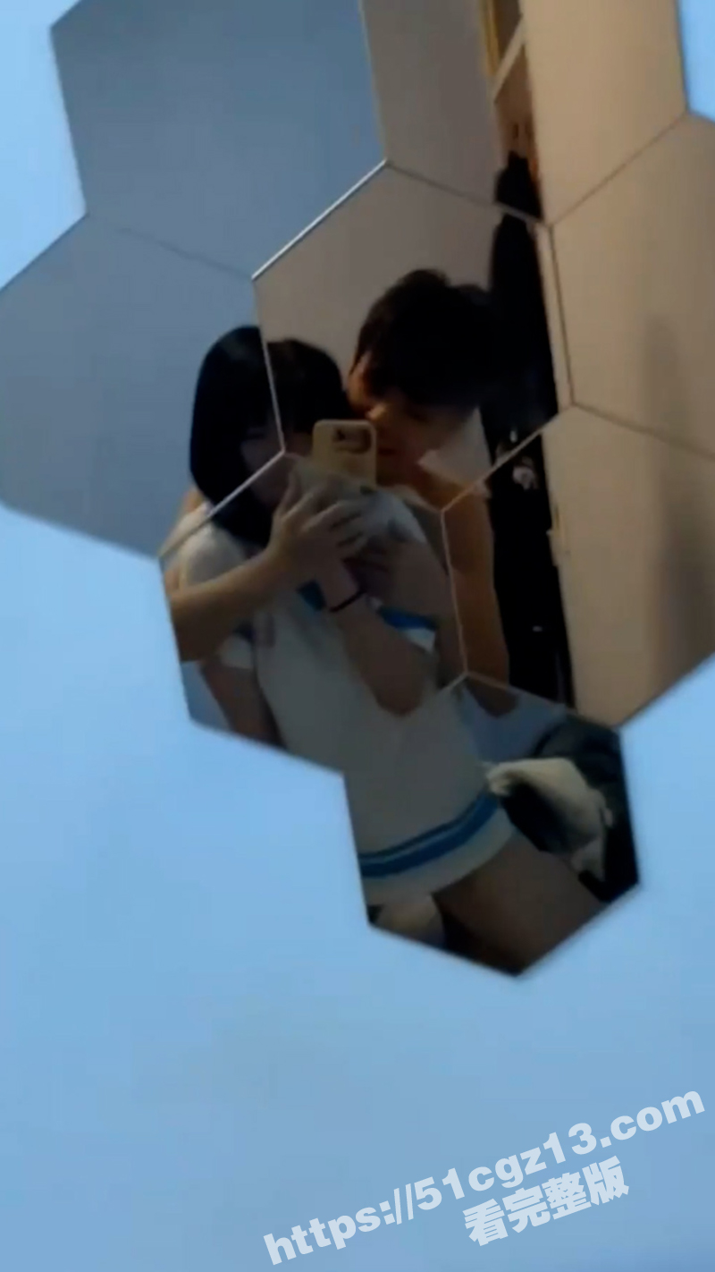 可爱短发学生妹 蒙晶相关图片