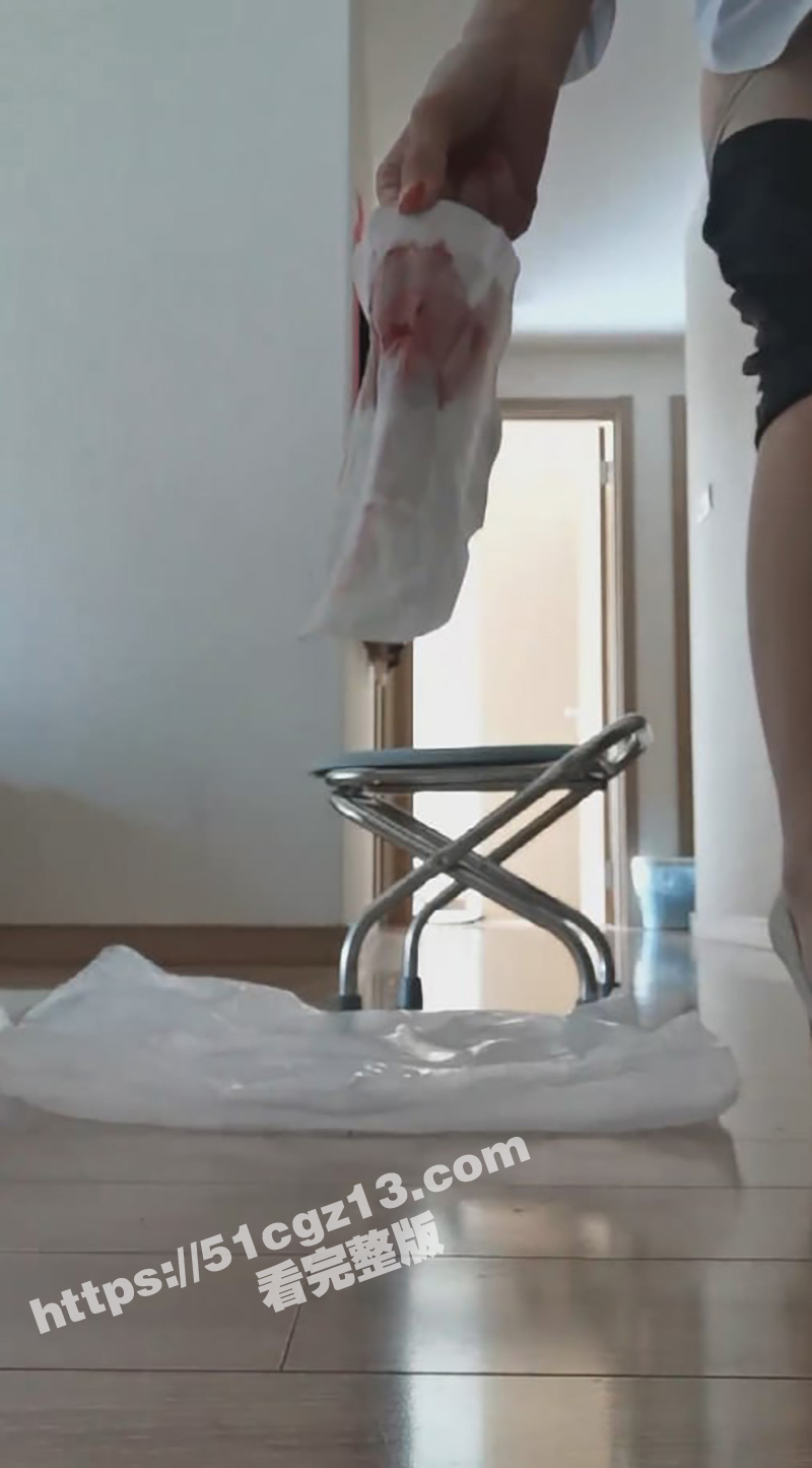 重口预警 执念女S调教男奴舔带血的姨妈巾 完事还得吃屎喝尿 重口味爱好者福利！