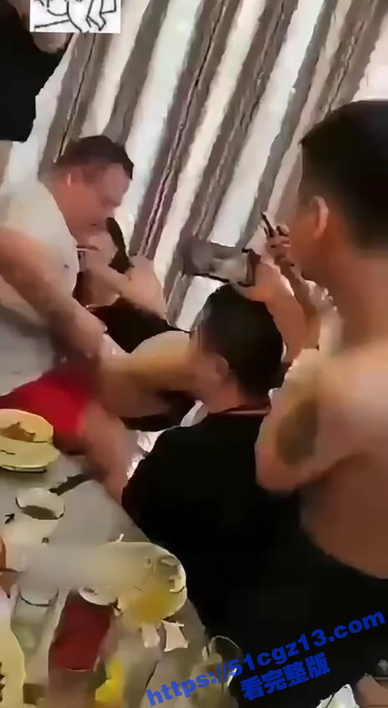 同学聚会上的淫乱时刻相关图片