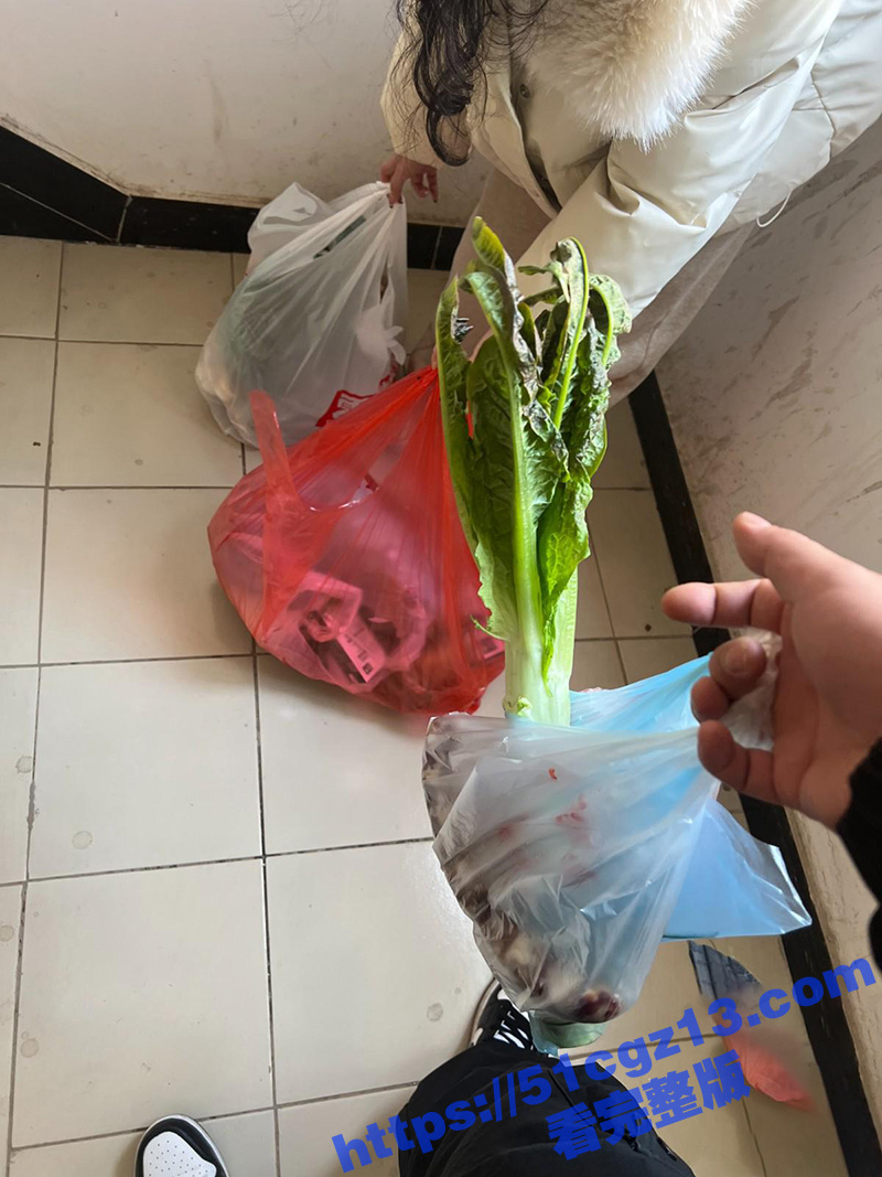 海角兄妹乱伦之内心中相关图片