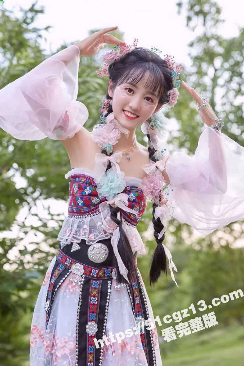 瓜友投稿 古风汉服女友主动上位骑乘榨精 外表清纯实则反差感十足 骚极了！