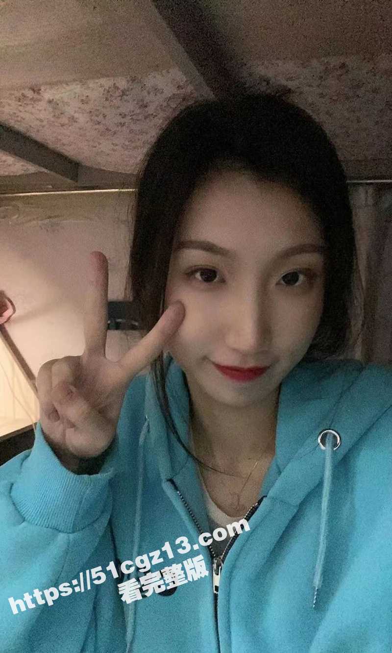 高颜值反差大学生 被金主包养酒店爆操 后入啪啪干的母狗叫爸爸！