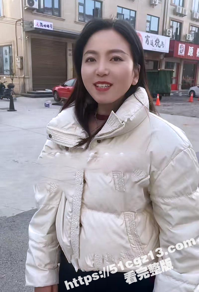 抖音大奶熟女网红 小相关图片