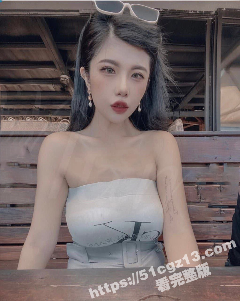 巨乳纹身妹被大屌爆操相关图片
