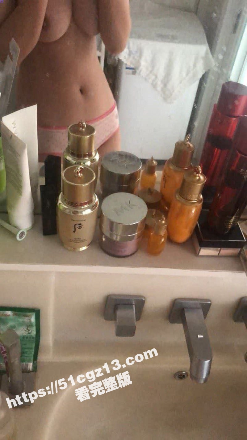 瓜友投稿 骚逼巨乳眼相关图片