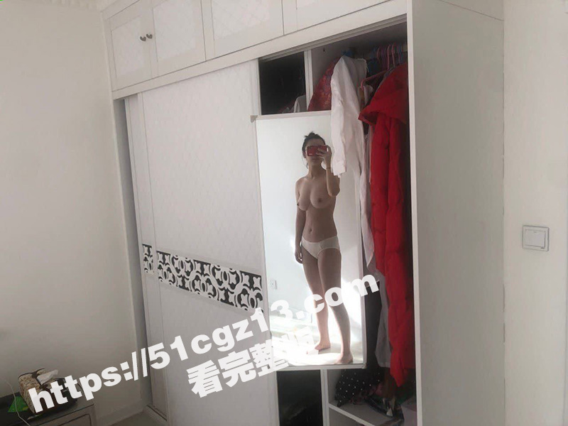 瓜友投稿 骚逼巨乳眼相关图片