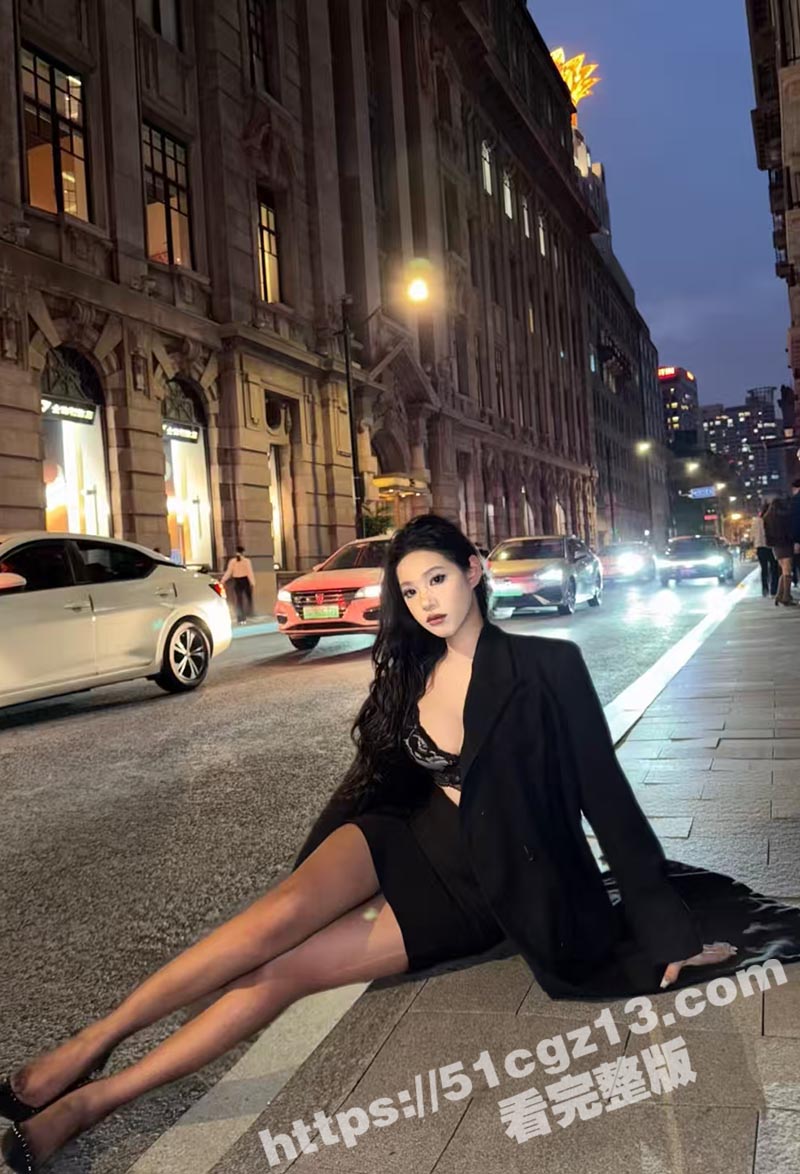 抖音超美网红 甜不齁相关图片