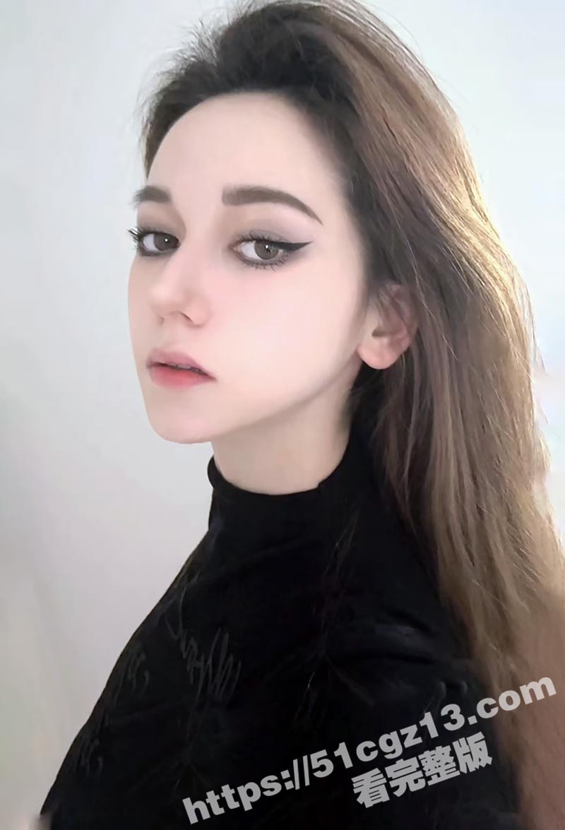 居家监控破解视频 00后超美小姐姐家中淫骚自慰 妈妈差点撞见香艳表演 激情抠弄蜜穴强制高潮