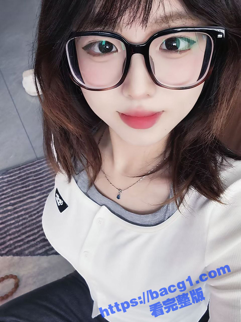 超可爱大奶眼镜娘 兽相关图片