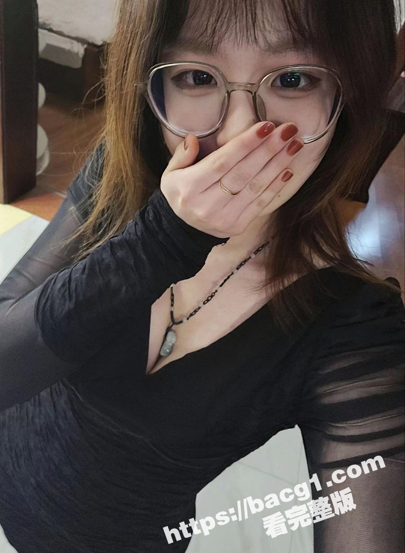 超可爱大奶眼镜娘 兽相关图片