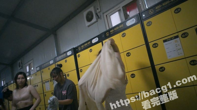 国内水上乐园美女如云相关图片