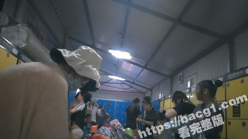 国内水上乐园美女如云相关图片