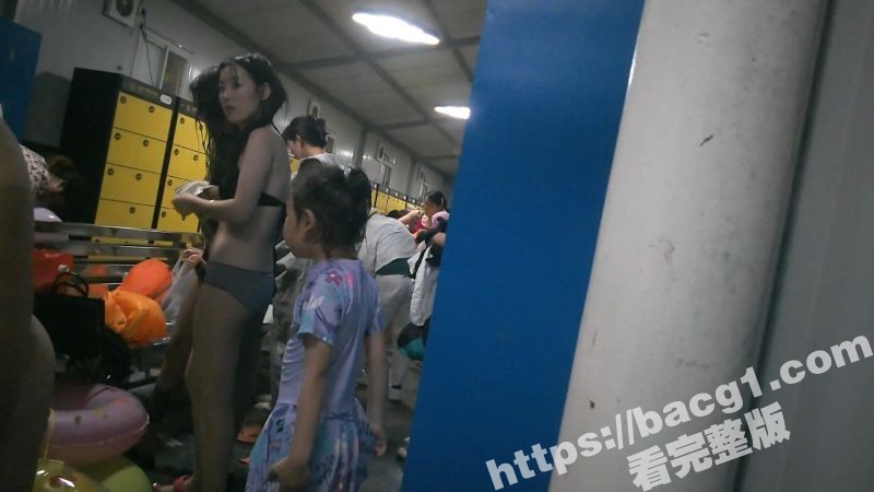 国内水上乐园美女如云相关图片