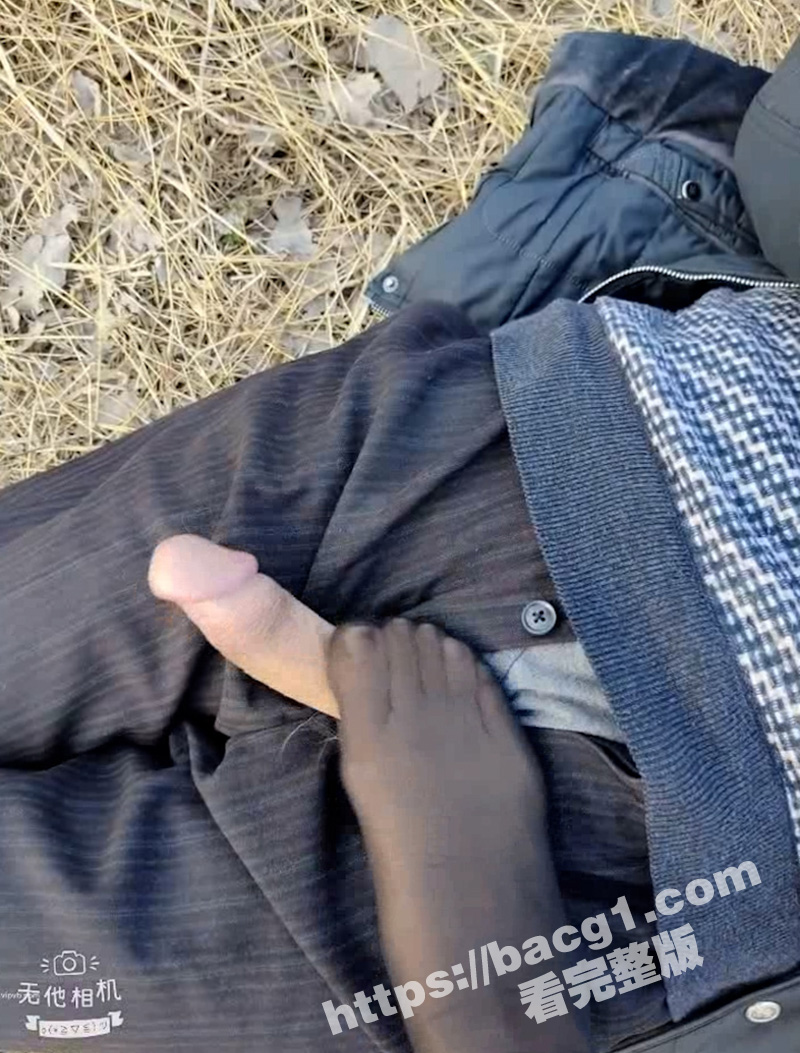 反差淫乱主播户外勾引相关图片
