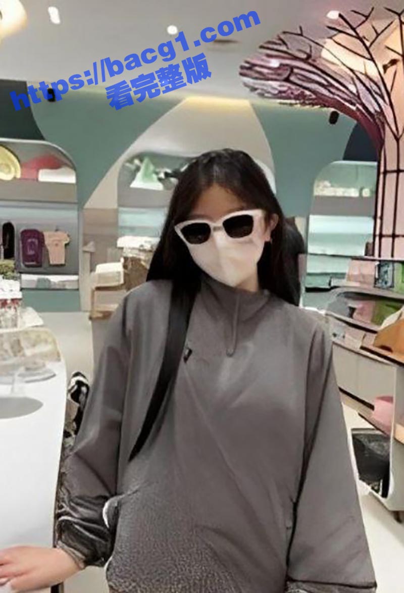 推特身材超顶外围女 婷婷 酒店开房约操大哥 36D巨乳自拍狂撩求操 后入黑丝蜜桃臀 无套爆操玩的超嗨