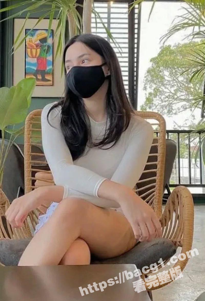 外网神仙颜值女博主与相关图片