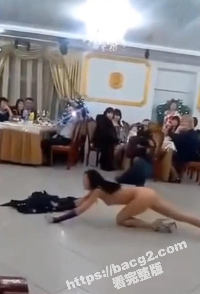 猎奇时刻 各种美女走相关图片