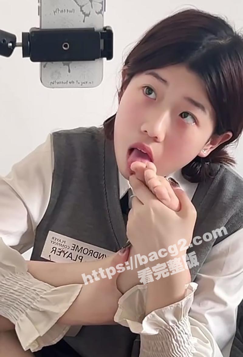 抖音清纯系网红 小妍相关图片